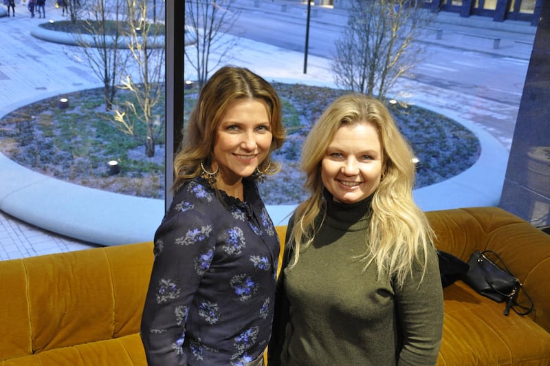 Prinsessan Märtha Louise (t.v) och Elisabeth Nordeng är aktuella med boken ”Född sensitiv”. I Dagens människa berättar de om den och om sina tankar kring tro och andlighet. 