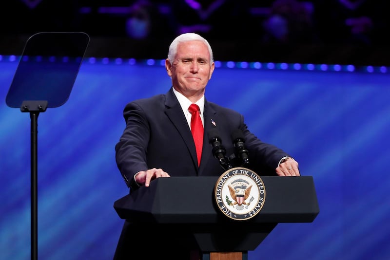 Mike Pence talade om tron som grunden för frihet när han mötte Dallas-bor i megakyrkan First Baptist.