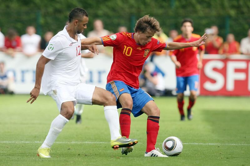 John Bostock (i vitt) i en match 2010 för England i EM för U19-spelare. Han ansågs då som en mycket lovande spelare, men karriären har inte blivit som han hoppades. För några år sedan grundade han nätverket Ballers in God.