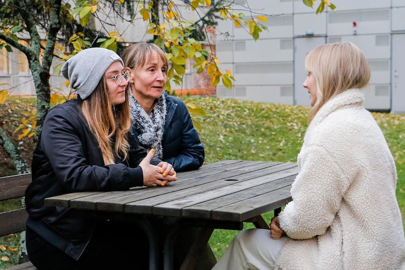 Samtal om klädhets i frikyrkan.