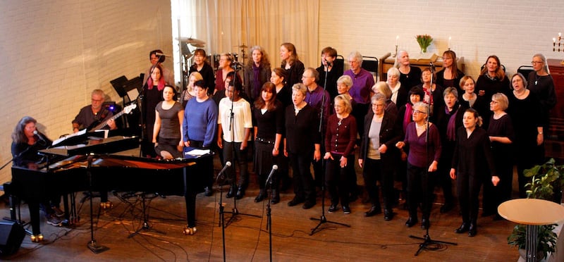 I Järfälla inleddes böneveckan i Aspnäskyrkan med att Järfälla Gospel från Svenska Kyrkan var gäster i kyrkan. 