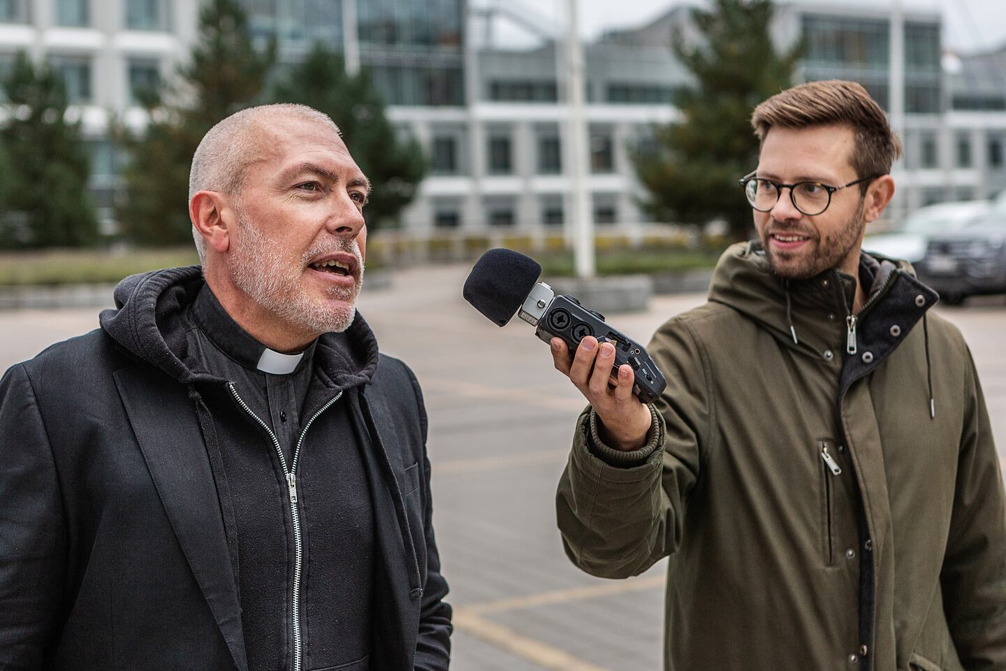 Frikyrkopodden - historien bakom rubrikerna. Avsnitt 1 om "Rock the Globe"  år 2000. Albin Larsson intervjuar initiativtagare Magnus Persson.