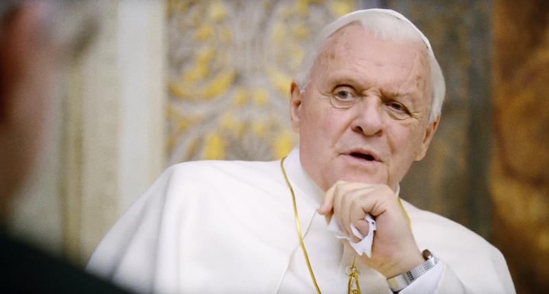 Anthony Hopkins i rollen som påven Benedikt XVI.