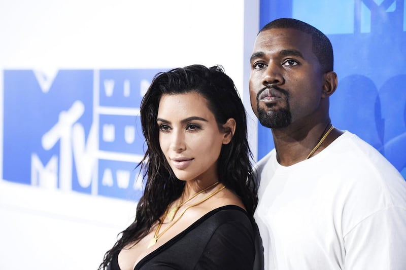 Kanye West tillsammans med sin fru Kim Kardashian.