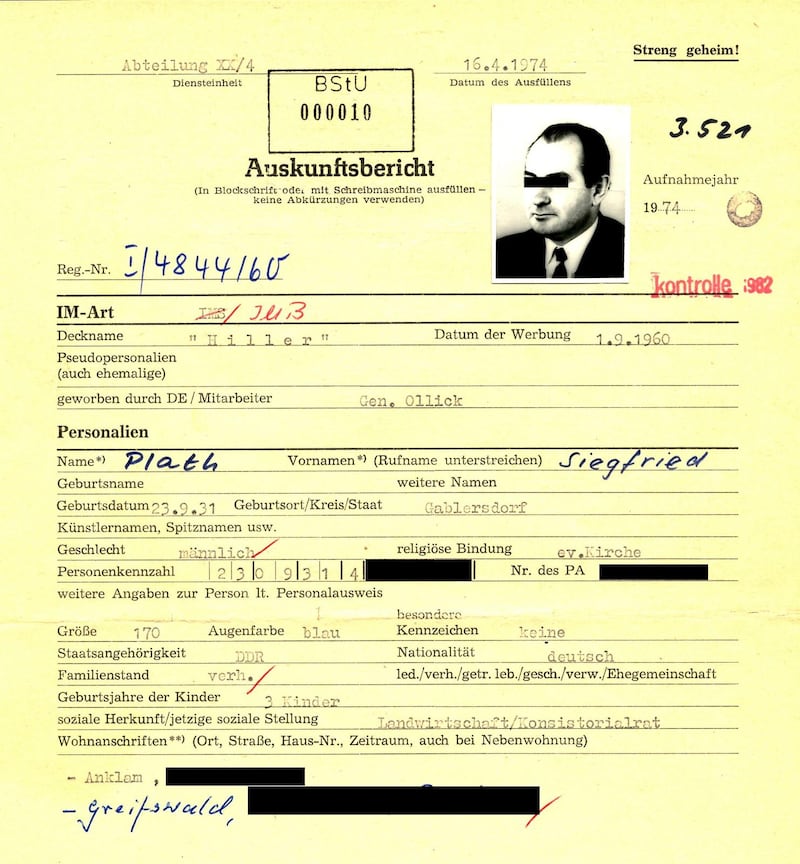 Stasi betalade prästen Siegfried Plath för att spionera på sin egen kyrka. Vid ett tillfälle 1980 kvitterade han 200 östmark.