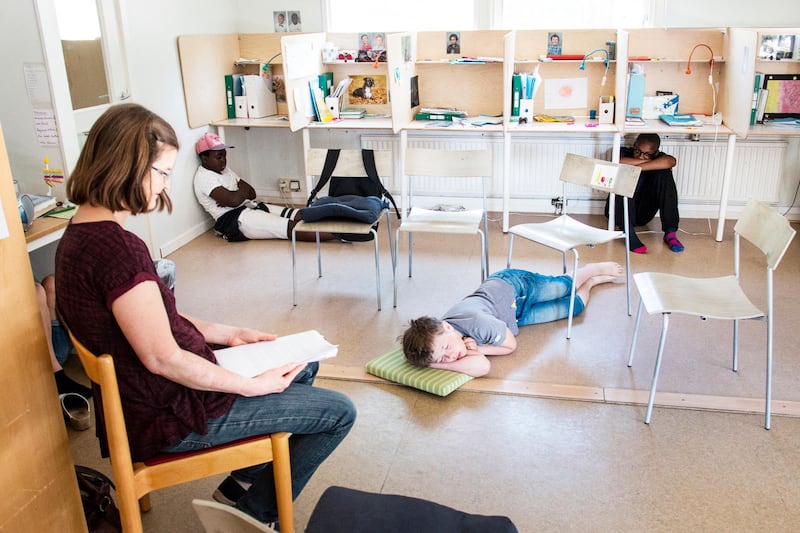 Bilder från Kungsskolan i Kungsängen, en friskola som drivs av församlingen Arken.
Rektor Birgitta Lindvall
Margot Zetterlund, leder Inre bönen i klassen
