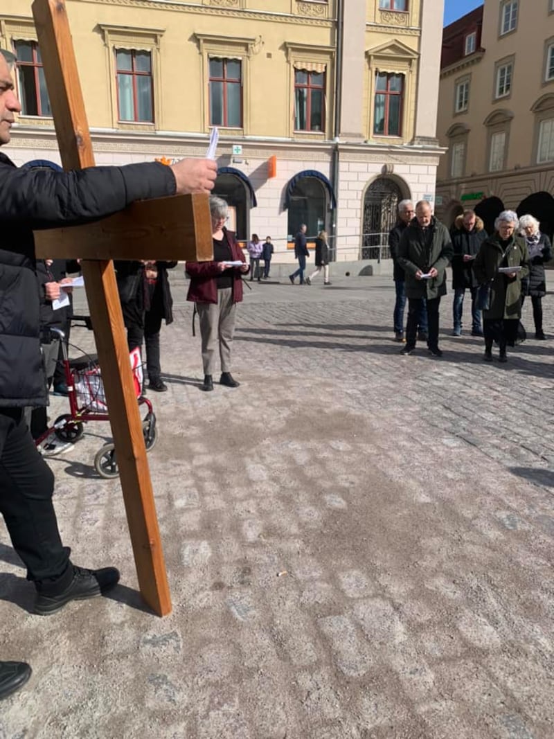 Korsvandring i Linköping. Arrangerades av Linköpings Kristna Råd.