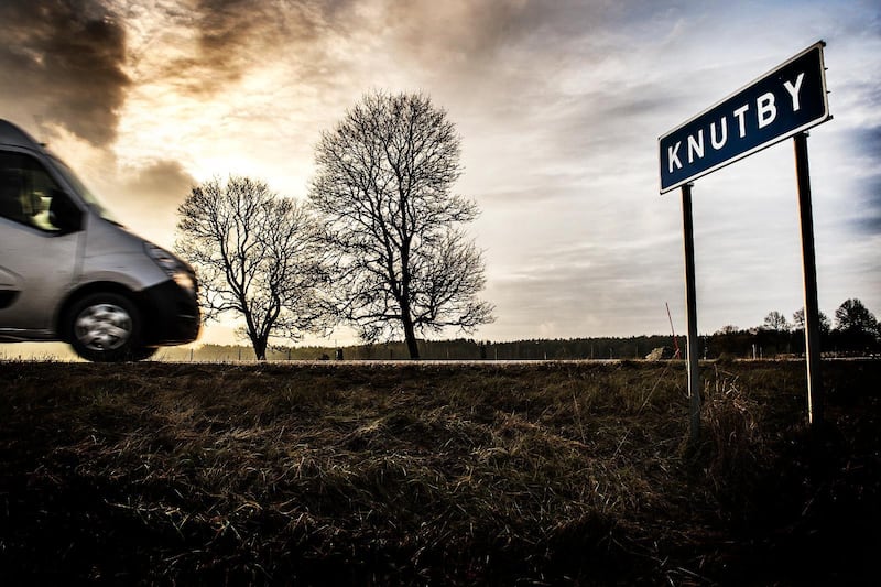 Beundran av ledaren kan leda till villfarelsen att man tror att ledaren aldrig kan göra fel. Ledare runt karismatiska ledare har alltså ett stort ansvar för att det går fel. Detta verkar ha varit fallet i Knutby, skriver Åsa Kristensson.