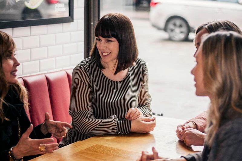 Några initiativtagare till nätverket diskuterar strategi och inriktning. I mitten hälsoentreprenören Charlotte Ulander.