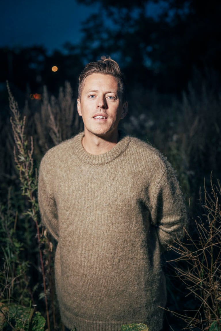 Eric Liljero är pastor i Hillsong Sweden och en av låtskrivarna som medverkar på albumet "Other Side".