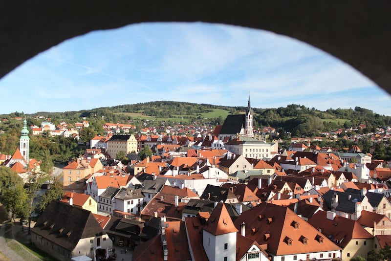 Värlsarv. Pittoreska Český Krumlov sett från slottet.