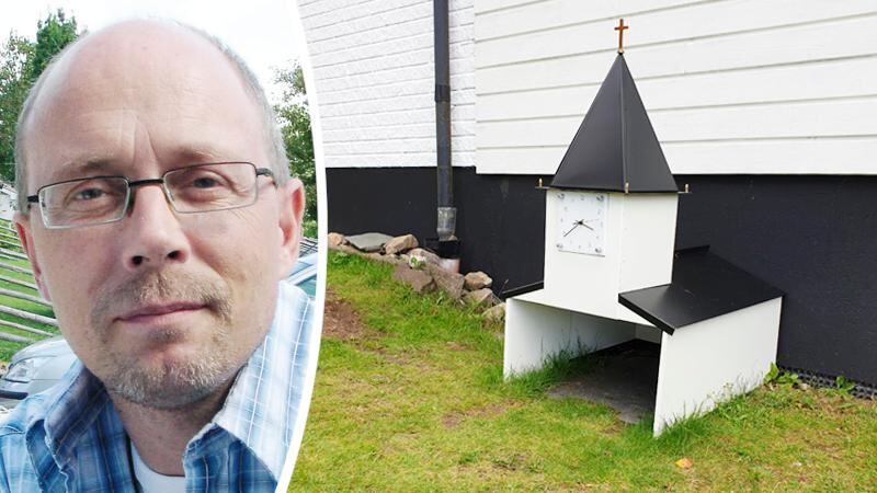 Prästen Michael Flodhag i Kinnarumma pastorat är troligen ensam i Sverige om att ha ett garage till sin robotgräsklippare som ser ut som en kyrka. Roboten heter Börje, men kyrkan har inget namn än.