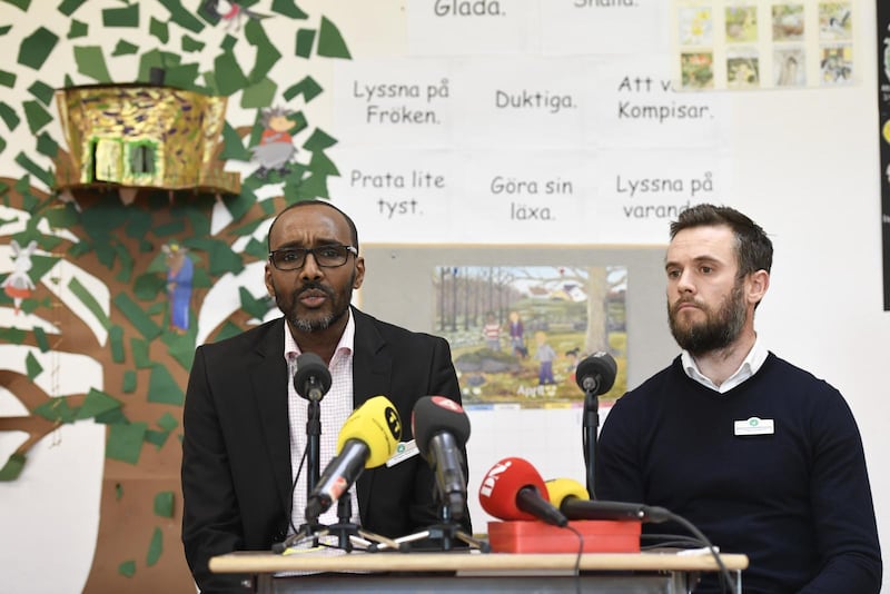 Hussein Ibrahim, rektor, och Roger Lindqvist, biträdande rektor på den muslimska friskolan Al-Azharskolan, på en pressträff där de informerade om DO:s dom.