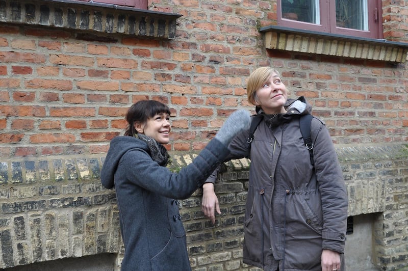 Ulrika Nätterdal med dokumentärfilmaren Kristina Melton.