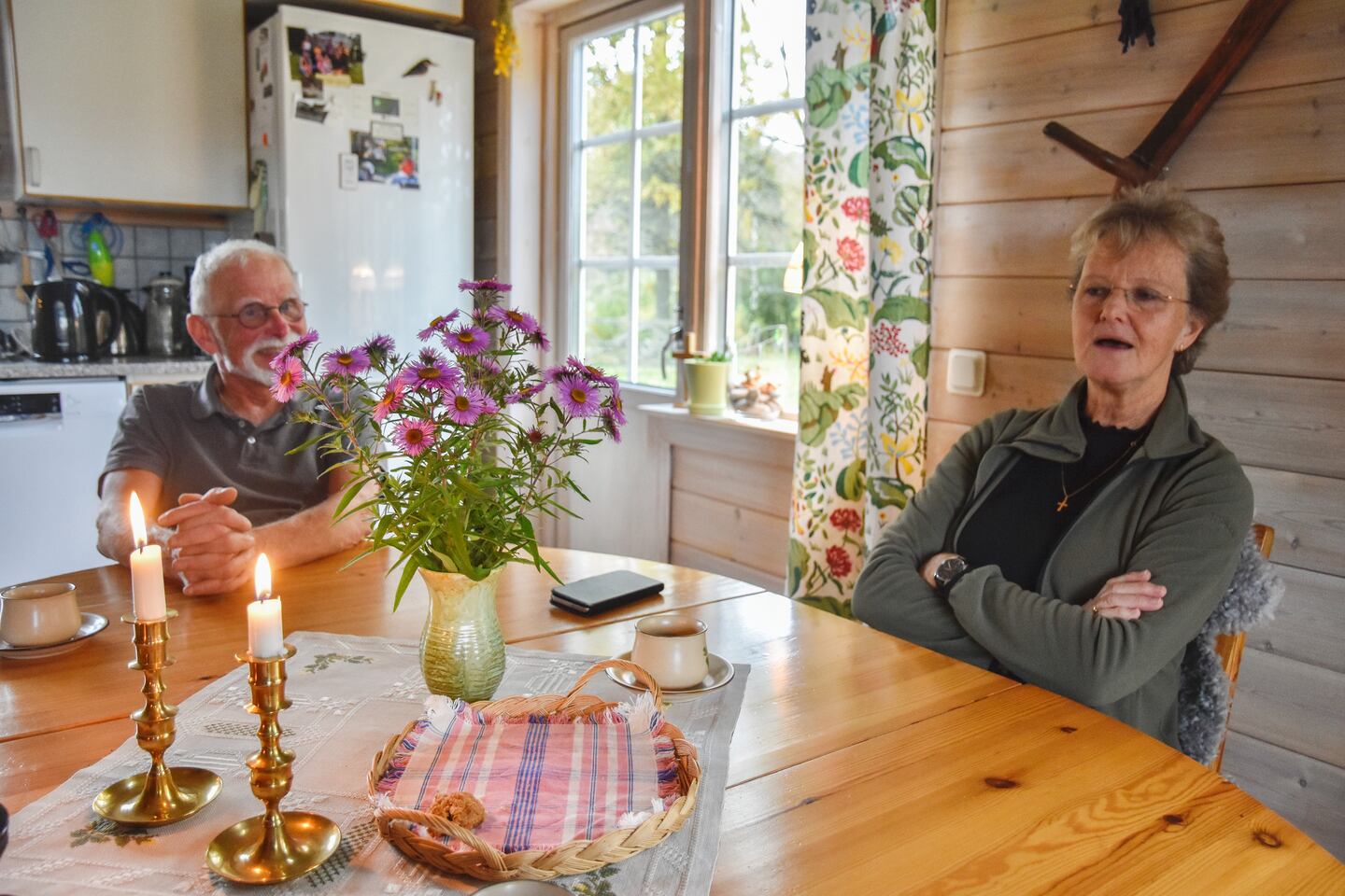 Helén Olsson sjöng om hopp och tro utanför äldres balkonger under pandemin