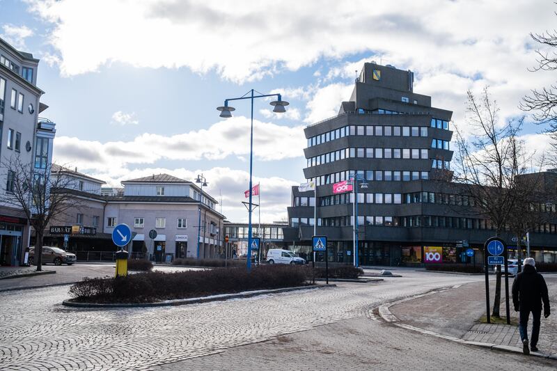 Chocken är stor i Vetlanda efter den plötsliga knivattacken mot sju personer.