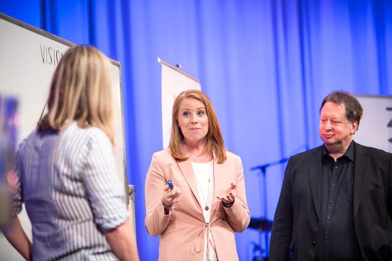 Partiledarsamtalen i regi av tidningen Dagen och pingstkyrkan i Uppsala. Annie, Lööf, Centerpartiet, frågas ut av Dagens chefredaktör Felicia Ferreira och Dan Salomonsson, föreståndare för pingstkyrkan i Uppsala.