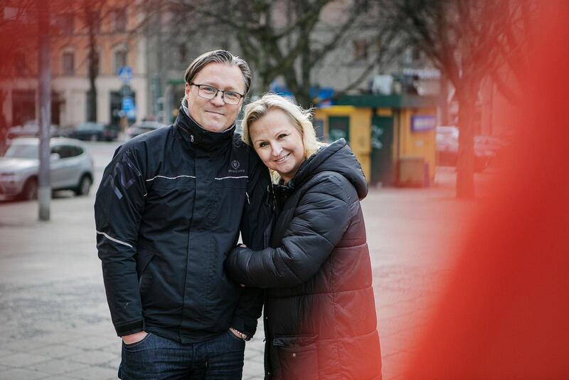 Linn och Anders Wågberg levde som skilda efter att Anders lämnat Linn för en annan kvinna. Men när sonen Leo var med om en dramatisk kanotolycka fördes de två tidigare makarna återigen närmare varandra och en försoning blev möjlig.