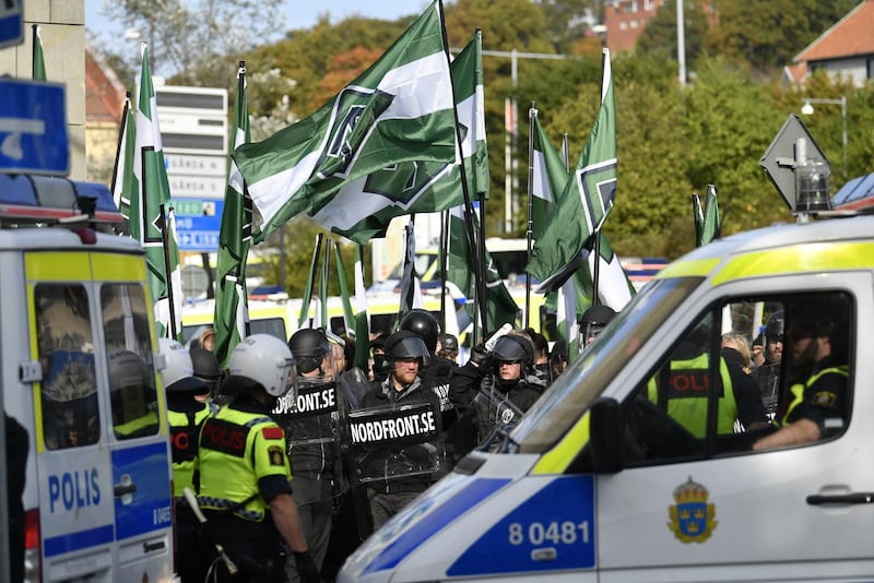 De plakat som bars i nazistdemonstrationerna i Göteborg 2017 med journalisten Willy Silbersteins namn och bild är att anse som en tryckt skrift. Det slår Högsta domstolen (HD) fast. Därmed är det möjligt att de kan konfiskeras.