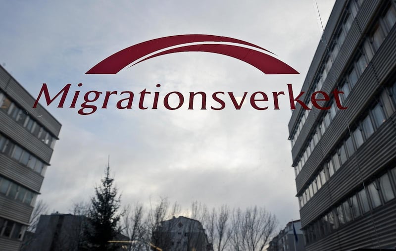 Migrationsverket och dess överinstanser har avslagit sex afghanska konvertiters asylansökningar. Nu har FN:s kommitté mot tortyr tillfälligt stoppat utvisning av de sex personerna.