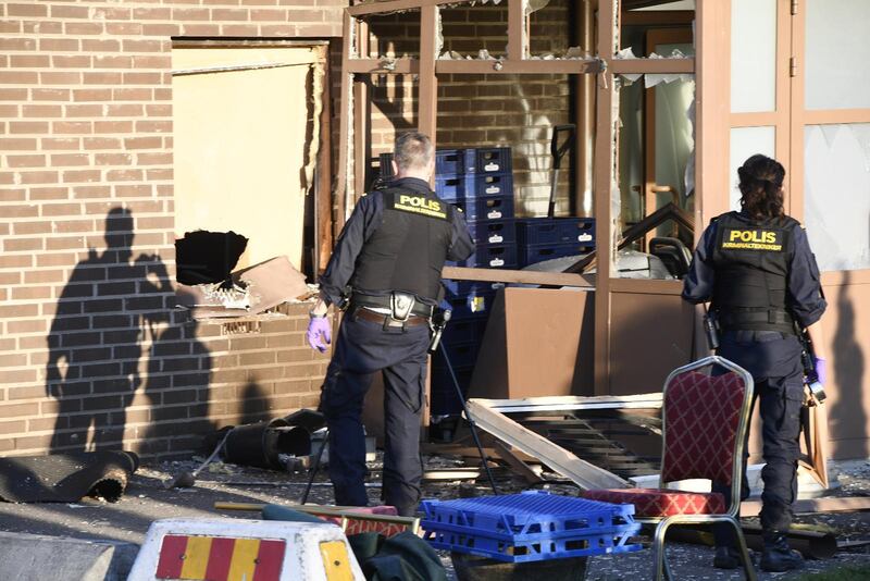 Polisen på plats vid ortodoxa kyrkans lokal.