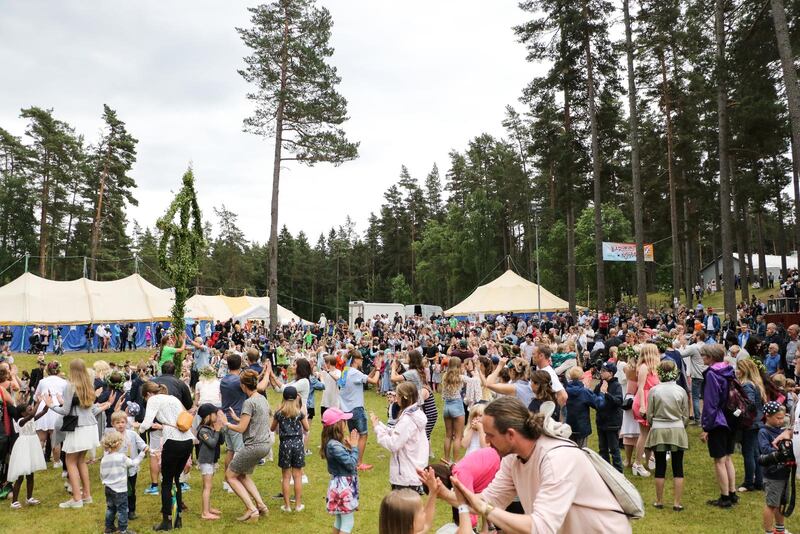 Midsommarfirande på Nyhem.