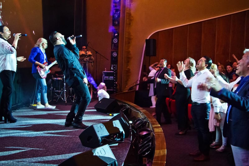 PLANTERAR NYTT. Pastor Rodolfo Rojas vill inte bara se en växande församling i Stockholm. Nu har han startat ytterligare sju församlingar runt om i landet.