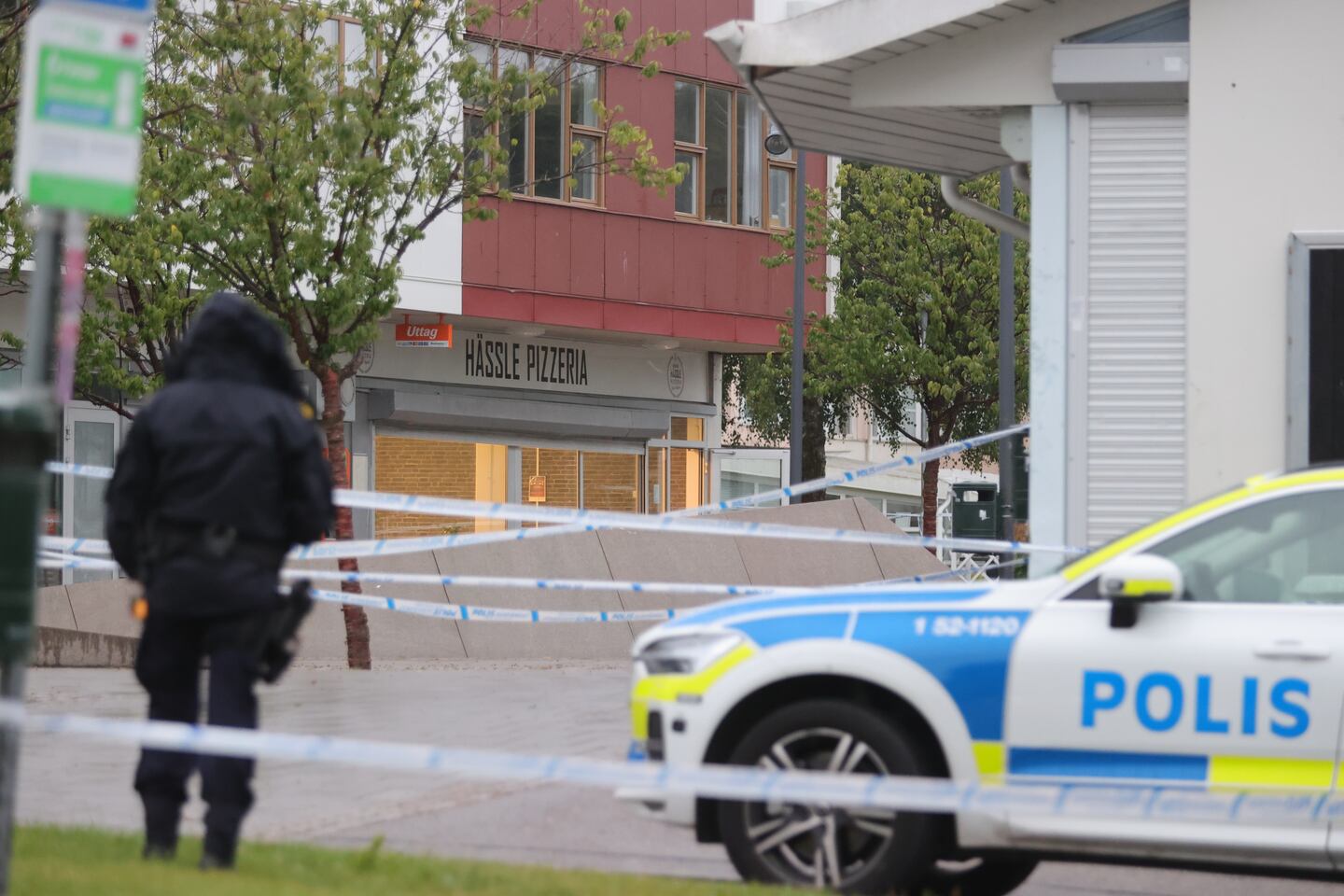 Polisavspärrningar i stadsdelen Hässleholmen i Borås.