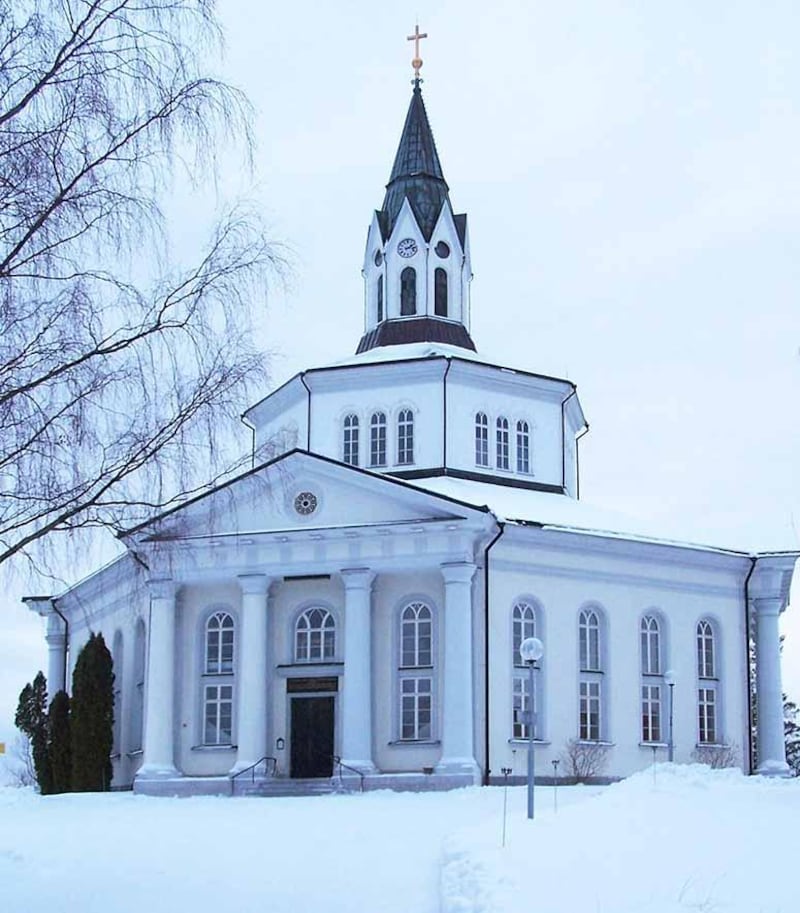 Kyrkan är församlingskyrka i Själevads församling i Härnösands stift. Den nuvarande kyrkan ersatte en medeltida kyrka som låg i närheten. Nuvarande kyrka började byggas 1876 och invigdes den 12 september 1880. År 1998 utsågs den till Sveriges vackraste kyrka av tidningen Året Runts läsare.