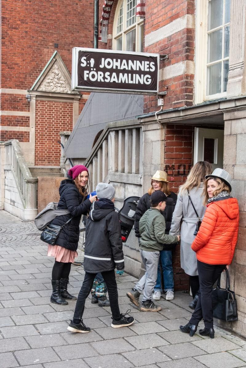 Ingången till församlingshemmet där barnsamlingen hålls parallellt med den ekumeniska gudstjänsten i Johanneskyrkan i Malmö den 19 januari 2020 då nästan alla stans kyrkor ställt in sina gudstjänster till förmån för den gemensamma samlingen under årets ekumeniska bönevecka. Cirka 100 barn deltog.