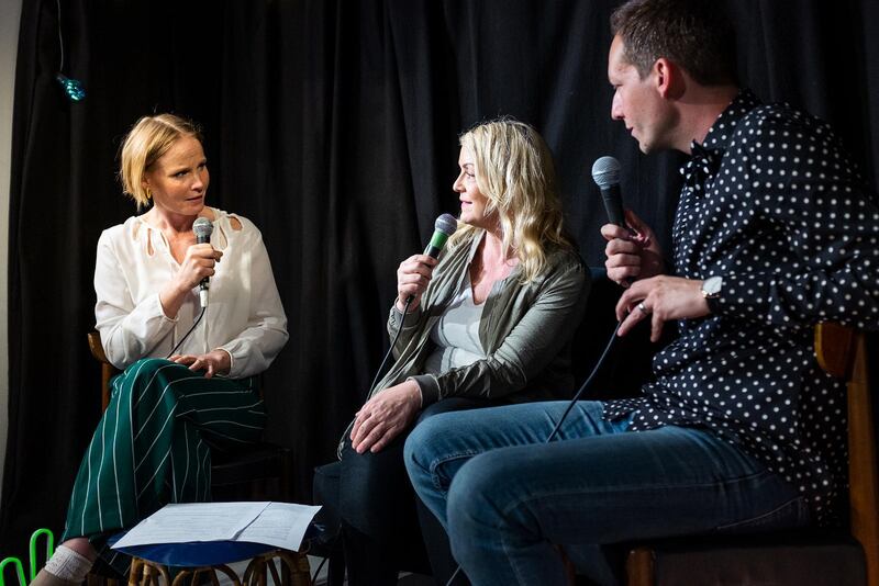 Malin Aronsson och Daniel Wistrand intervjuar Karin Adelsköld.