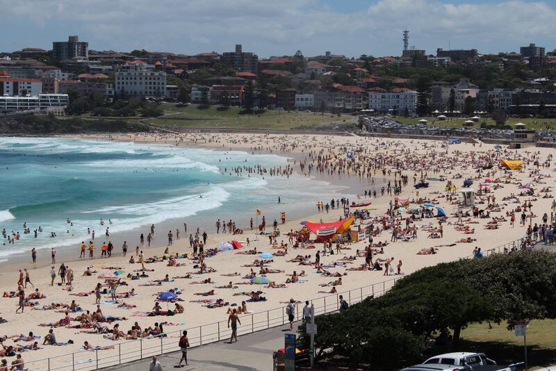 Bondi beach. I Sydney möts strand och stadspuls. 