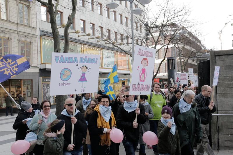 Plakaten spände mellan många ämnen.