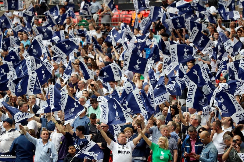 Stolta fans. Tottenhams fans jublar i samband med FA Cup-semifinalen mot Manchester United i våras. Fansen kallar sig själva Yid army, ett uttryck som Judiska världskongressen ogillar.