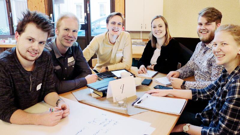 Adam Andersson, Gnosjö; John Målevik, Värnamo; André Dahlqvist, Jönköping; Therése Axelsson, Bankeryd; Anton Fahlén, Skärstad och Sanna Strömsjö, Fiskebäck, hade en intensiv diskussion vid Svenska alliansmissionens Vintermöte i Jönköping.