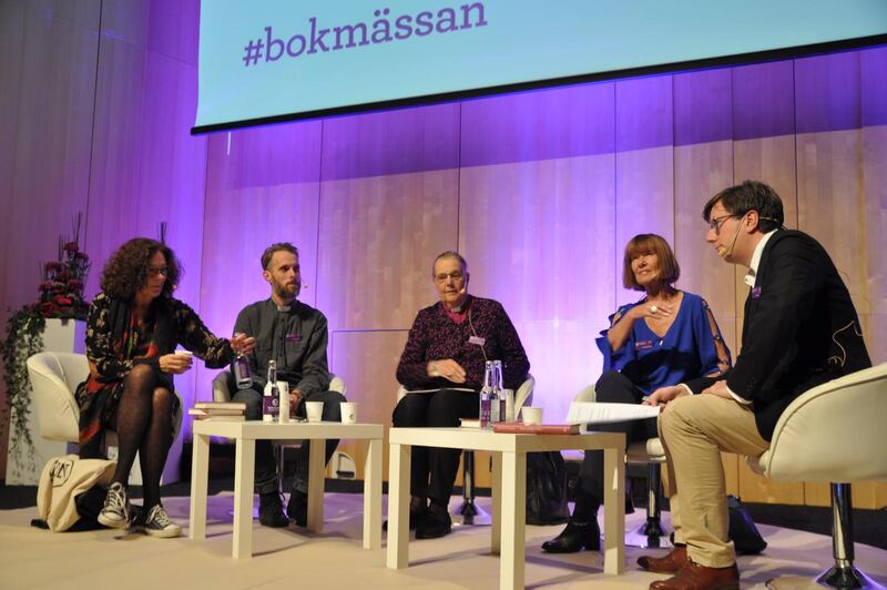 Ebba Witt-Brattström, Ludvig Lindelöf, Caroline Krook, Gunilla Thorgren och Eric Schüldt samtalar om kvinnorna i Bibeln. 