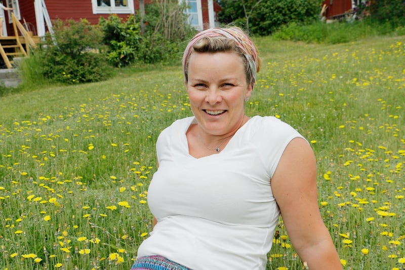 "Hela mitt liv hade jag på olika sätt letat efter saker som kunde fylla det där hålet och ge mig lugn ... Men jag behöver inte jaga längre. Jesus var den pusselbit som saknades", säger Sara Frigell om sitt Gudsmöte för två år sedan.