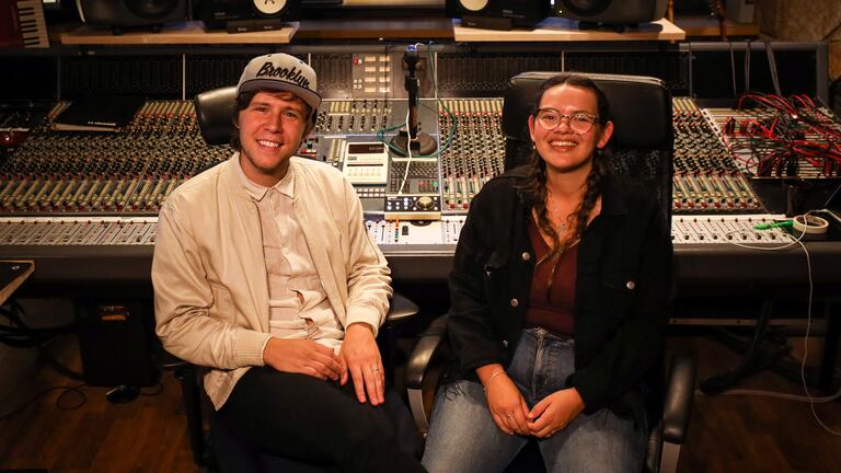 Petter och Helena Alin har spelat in en psalmskiva. De blir först ut att ge ut en skiva på nya Cantio, EFS gamla skivbolag som samfundet nu låtit återuppstå.