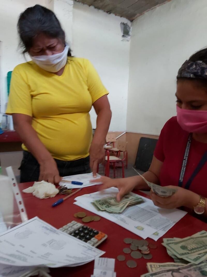 Medarbetare i Förbundskyrkan, Equmeniakyrkans samarbetsförsamling, i stadsdelen Guasmo i södra Guayaquil.