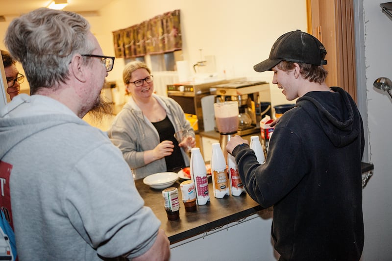 Dagen på plats i Nordmaling för att besöka "Pingst drive in". Pingstkyrkan i Nordmaling har öppet för traktens EPA-ungdomar varje fredagkväll.