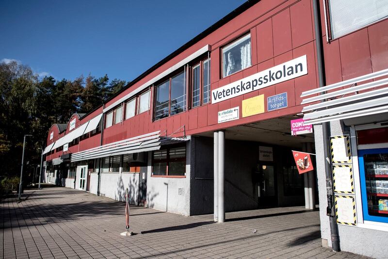 Safirskolan, som fram tills i höstas hette Vetenskapsskolan, är en icke-konfessionell friskola som bedriver verksamhet i stadsdelarna Angered och Kortedala i Göteborg. På bilden syns skolbyggnaden i Kortedala.