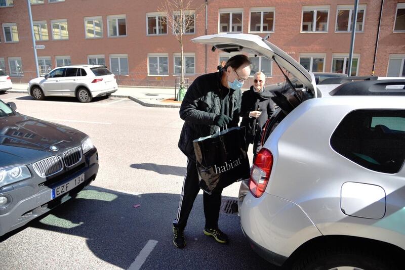 Roland Utbult lämnar sjukhuset efter tre veckors kamp mot allvarlig covid-19.