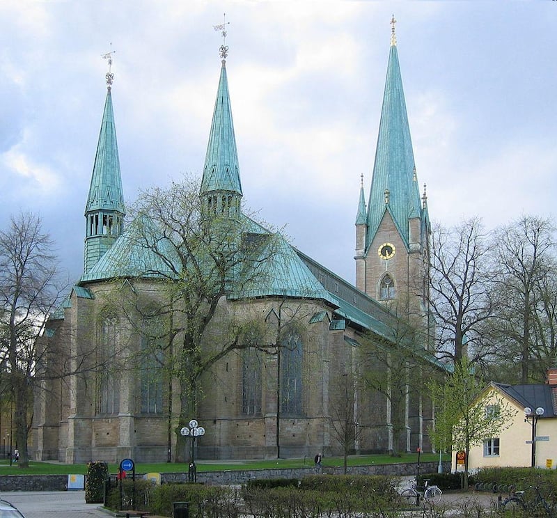 Domkyrkan i Linköping. Ingvar skriver: "Jag är trots mina svaga religiösa böjelser en mycket erfaren kyrkspanare och kan bekräfta att Sveriges vackraste domkyrka ligger i Linköping. Hög poäng på både interiör och exteriör."